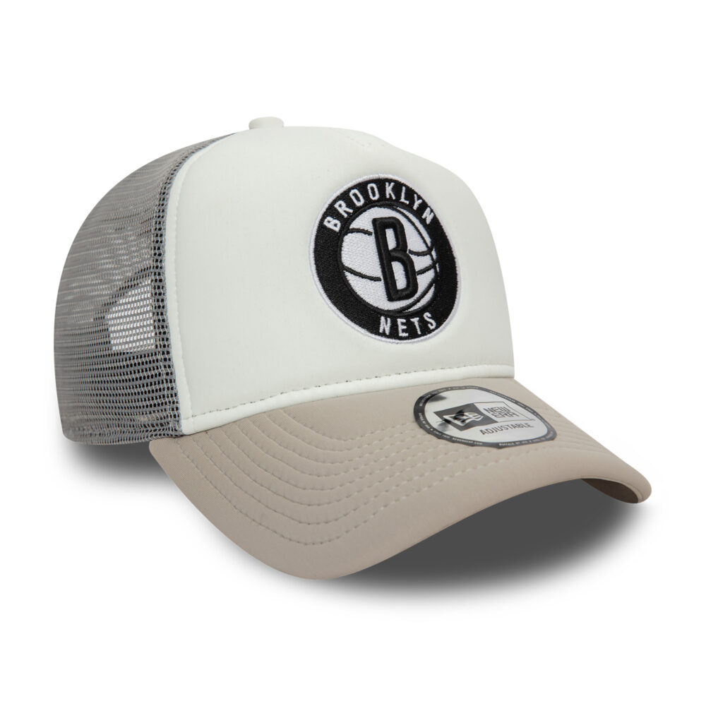 כובע רשת TRUCKER עם לוגו BROOKLYN NETS