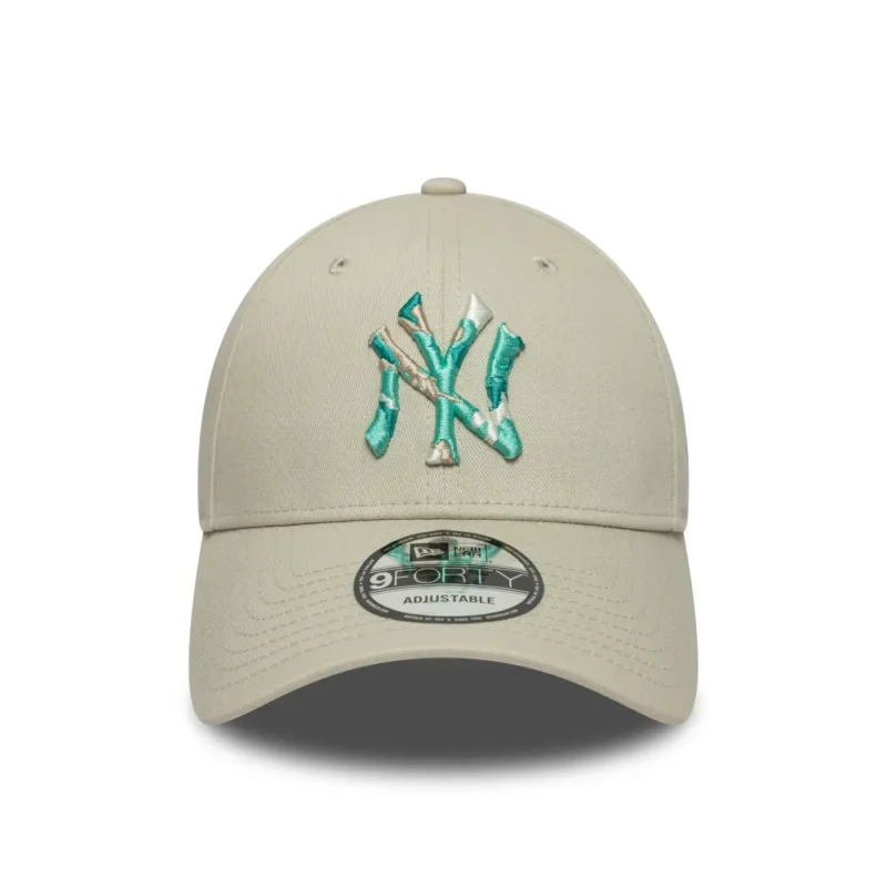 כובע 9FORTY עם לוגו NEW YORK YANKEES