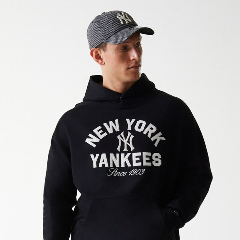 קפוצ’ון עם לוגו NEW YORK YANKEES