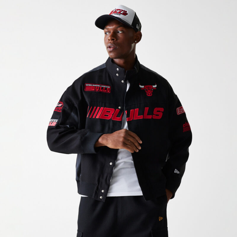 ג’קט בומבר שחור של CHICAGO BULLS